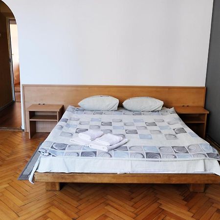 Apartment On Svobody Avenue Lviv Eksteriør billede