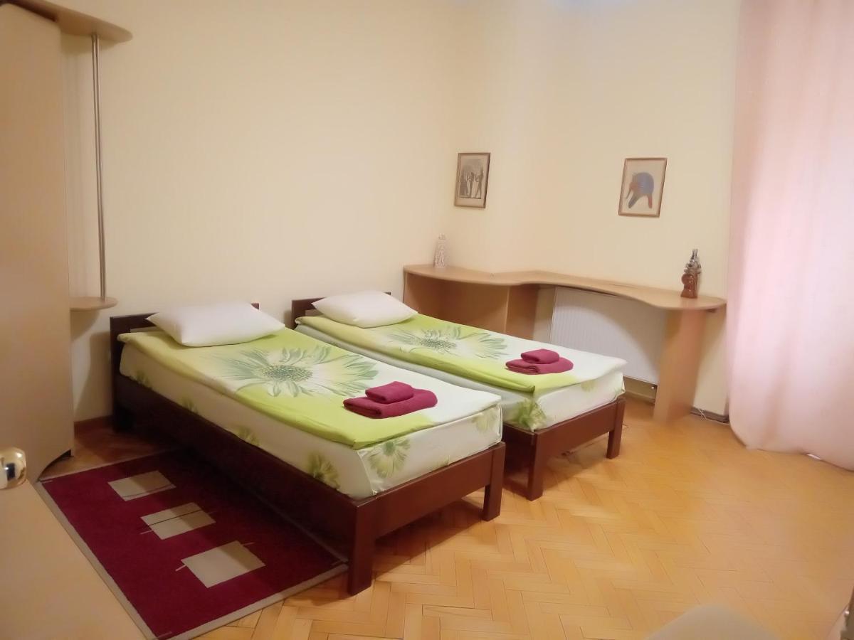 Apartment On Svobody Avenue Lviv Eksteriør billede