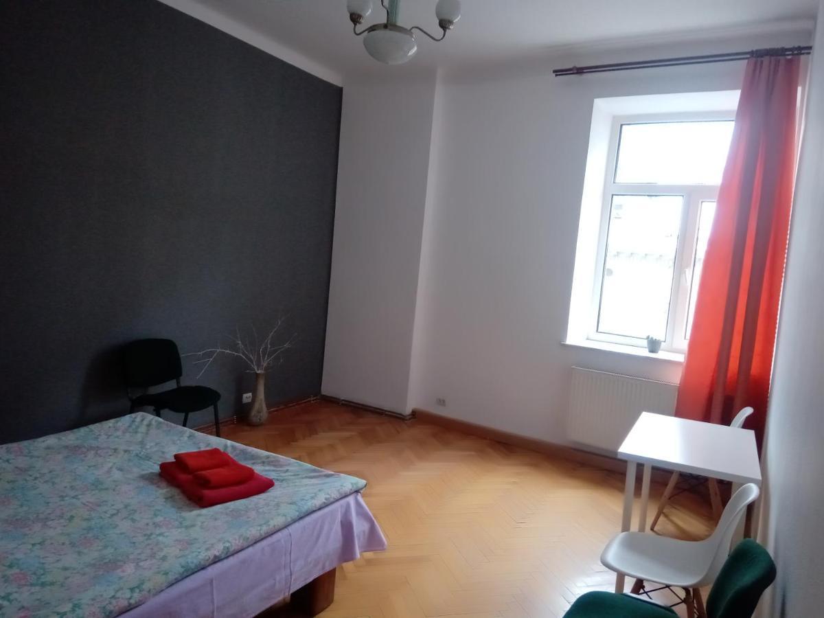Apartment On Svobody Avenue Lviv Eksteriør billede