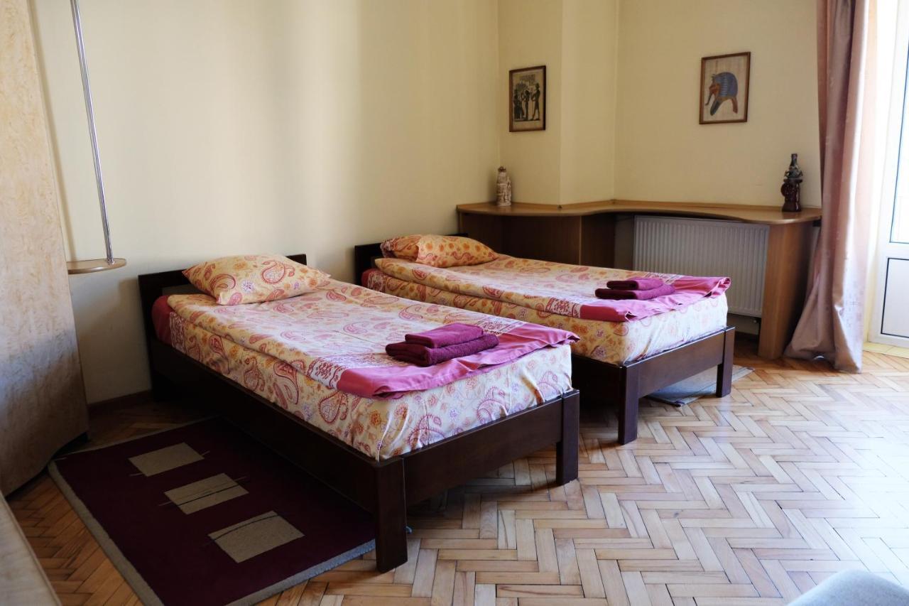 Apartment On Svobody Avenue Lviv Eksteriør billede