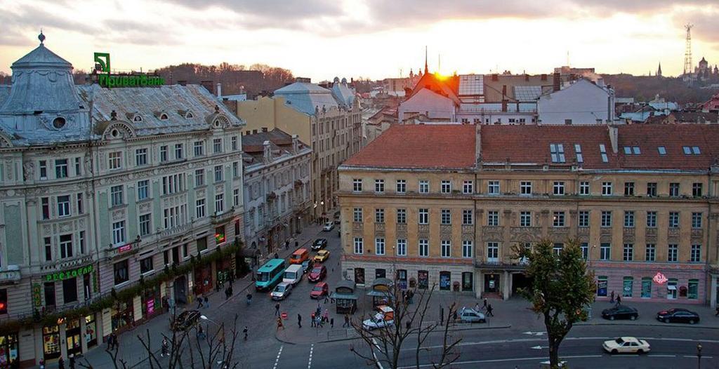 Apartment On Svobody Avenue Lviv Eksteriør billede
